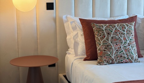 SUITE 24