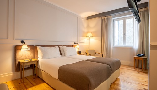 Basic Twin Room (Interior)