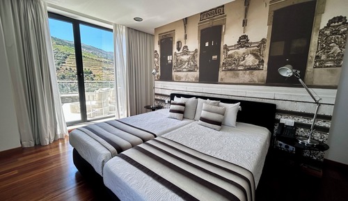 Deluxe Twin Room, Balcony, Vineyard View