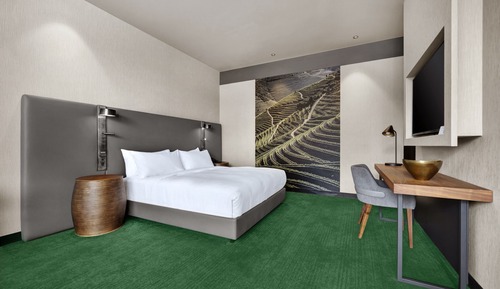 Junior Suite, City View