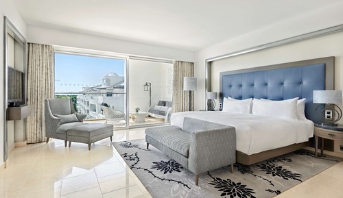 Deluxe Suite, Pool View (King Grand)