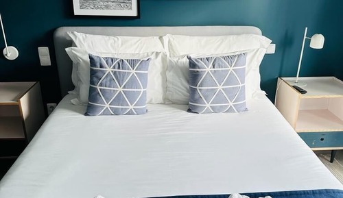 Apartment, Mountain View (Indigo Blue)