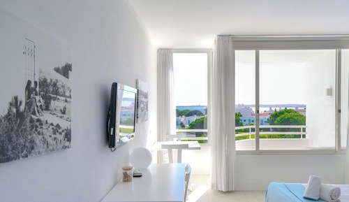 Studio, Sea View