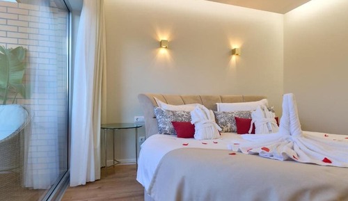 Deluxe Double Room with Spa Bath
