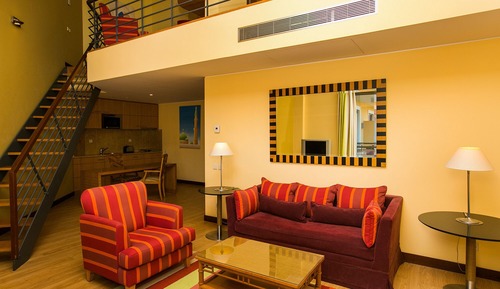 Deluxe Suite, Mezzanine