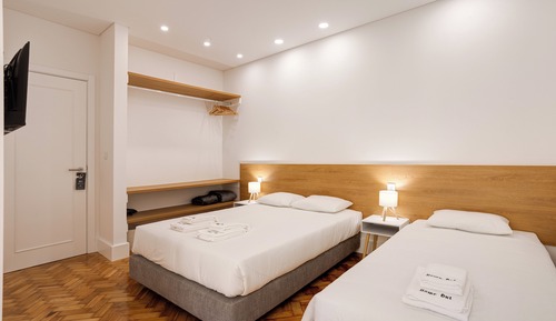 City Triple Room