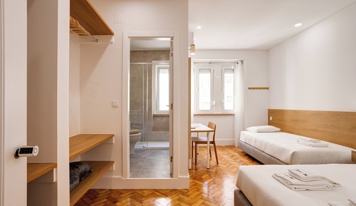 City Triple Room