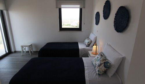 House, 2 Bedrooms (1st Floor)