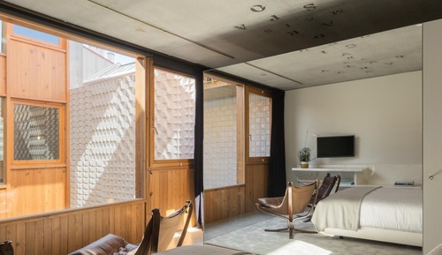 City Room, 1 Queen Bed, Courtyard View