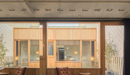 City Room, 1 Queen Bed, Courtyard View