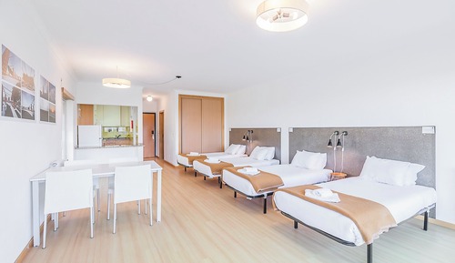 Shared Dormitory, Women only, Shared Bathroom (1 Bed in a 4-Bed Dorm)