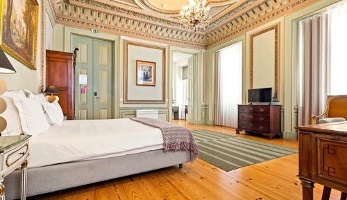 Signature Suite