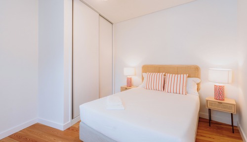 Apartment (Meia Laranja  232 1º)