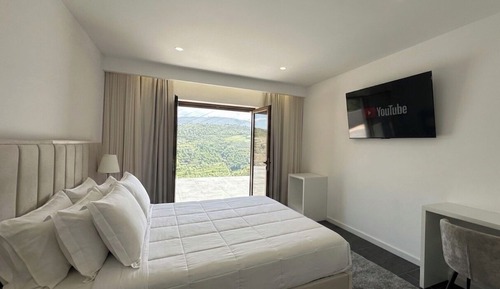 Deluxe Double Room, 1 King Bed, Private Bathroom, Pool View