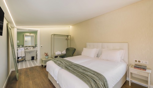 Deluxe Double or Twin Room, Mountain View