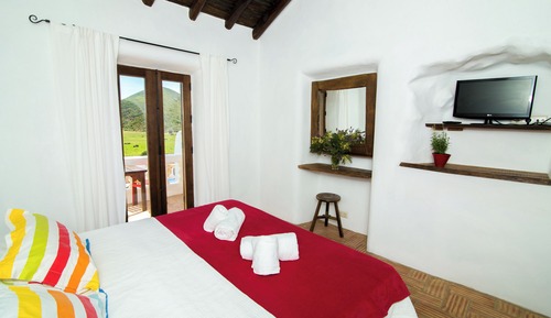 Superior Triple Room, Pool View