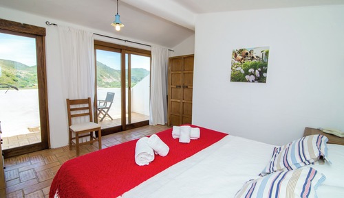 Superior Room, Hill View