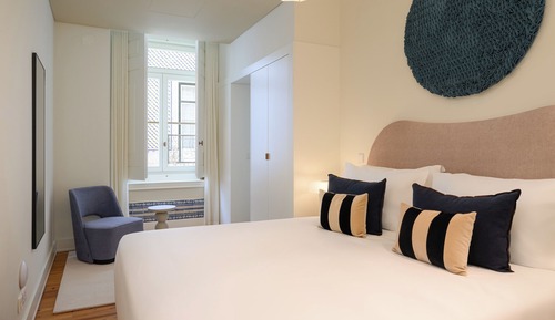 Suite, 1 King Bed with Sofa bed