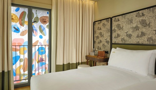 Deluxe Room, 2 Twin Beds, River View