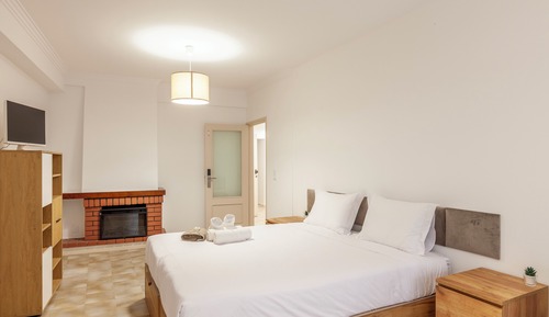 Comfort Room, 1 King Bed, Balcony, City View (Quarto C1)