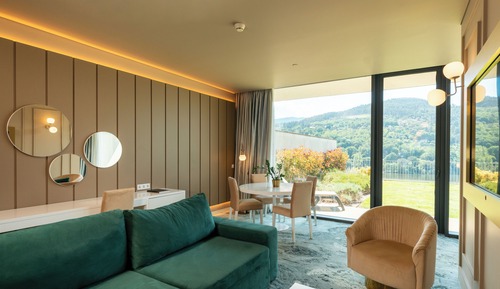 Suite, River View
