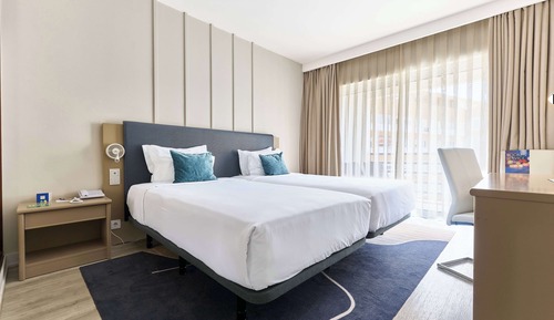Premium Room, 2 Twin Beds, Non Smoking, Oceanfront (High Floor)
