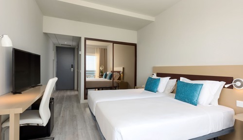 Premium Room, 2 Twin Beds, Non Smoking (Lateral Ocean View)