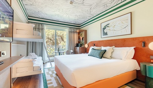 Family Room, Balcony