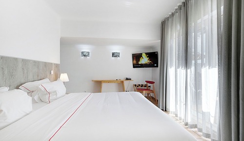 Double or Twin Room, Pool Access, Pool View