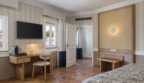 Deluxe Room, City View