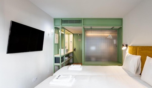 Suite, Balcony, Courtyard View