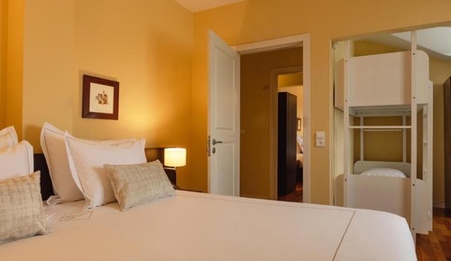 Family Room, Park View