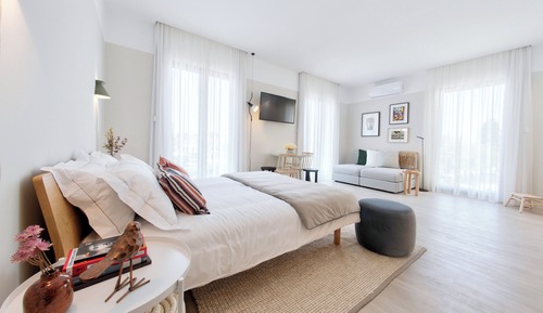 Premium Studio, Canal View