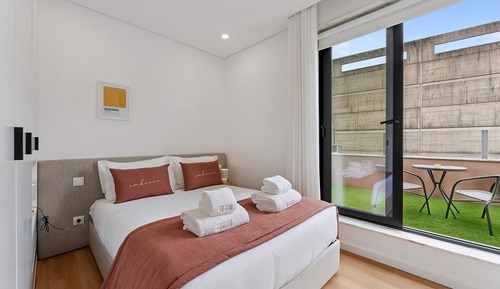 Studio (Studio Apartment)
