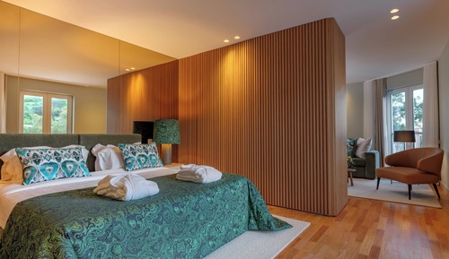 Deluxe Studio Suite