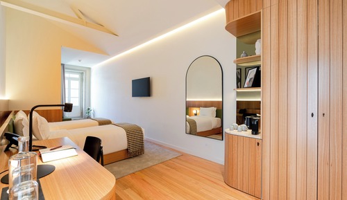 Design Twin Room, Balcony, Courtyard View (Twins Design Superior)