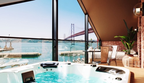 Suite, Balcony, River View