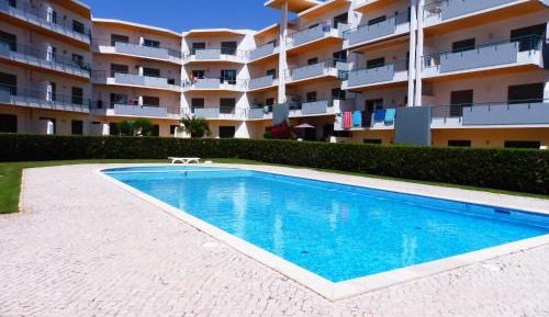 Apartment with Pool View 