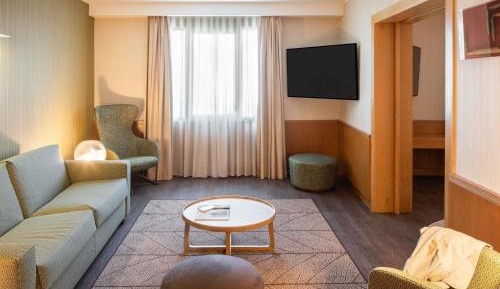 Standard Room with 1 Double and 1 Single Bed