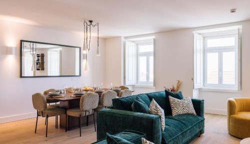 Three-Bedroom Apartment with Ocean View