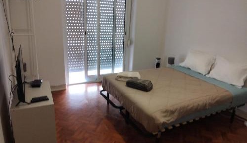 Economy Triple Room with Shared Bathroom