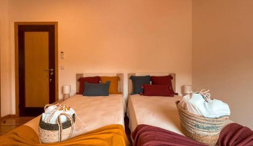 Standard Twin Room with Mountain View