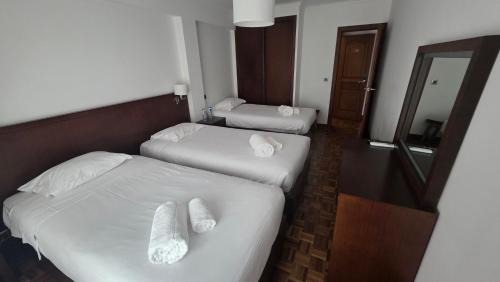Basic Triple Room with Shared Bathroom