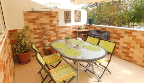Apartment with Garden View