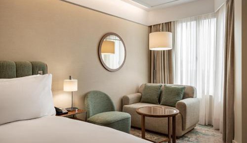 Premium Queen Room with Lounge Access