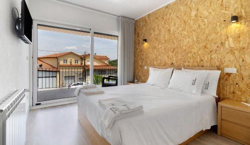 Superior One-Bedroom Apartment with Balcony