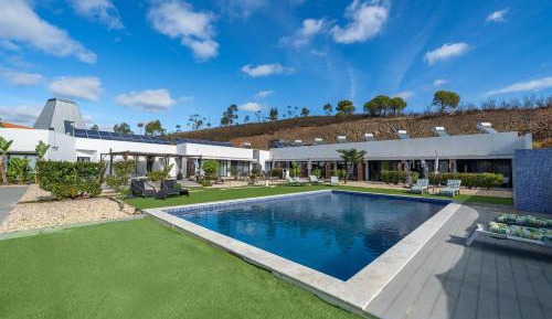 Villa with Garden View