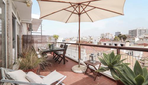 Two-Bedroom Deluxe Apartment with Ocean View