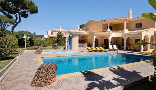 Villa with Garden View