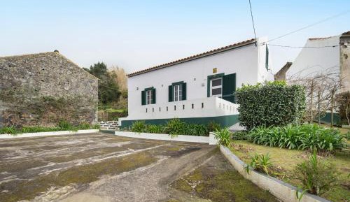 Villa with Garden View